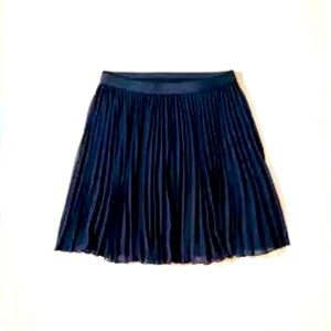 Hollister pleated skater skirt